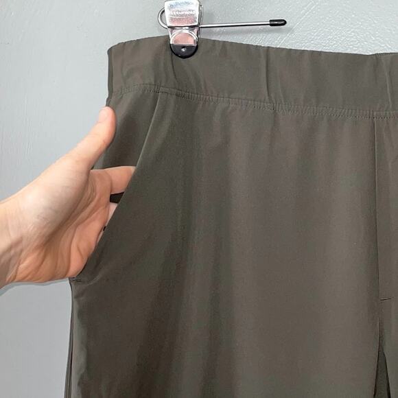 Athleta Size 18 Green Brooklyn Ankle Pants Lightweight Travel Casual Athleisure - Picture 4 of 15